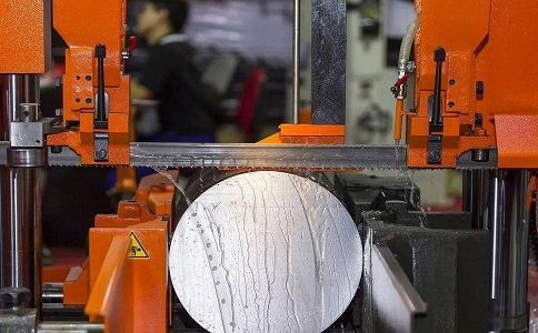 黎川立式金属带锯床切削出现跑带故障解决方法！